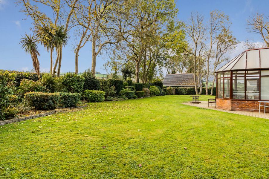 Lisbane Lodge, 9 Lisbane Road