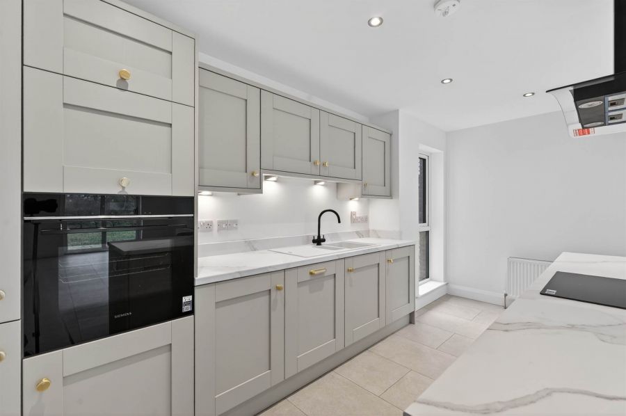 Apt 4 Hillsborough Road Apartments