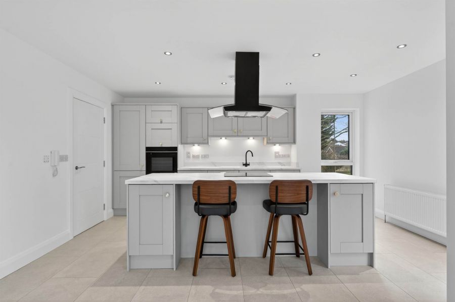 Apt 4 Hillsborough Road Apartments