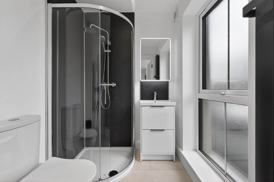 Apt 4 Hillsborough Road Apartments