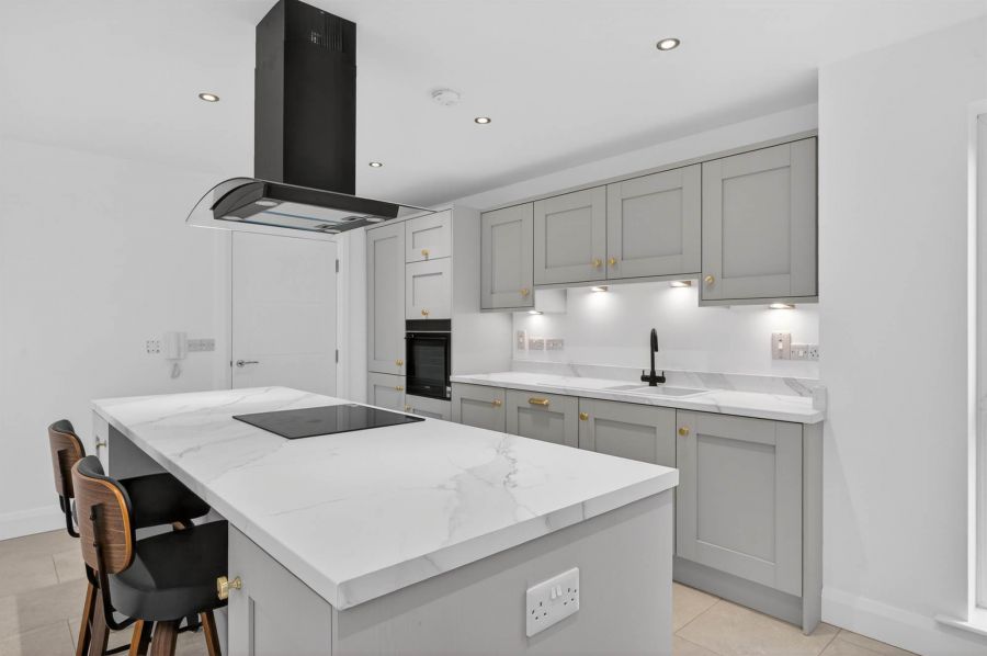 Apt 7 Hillsborough Road Apartments