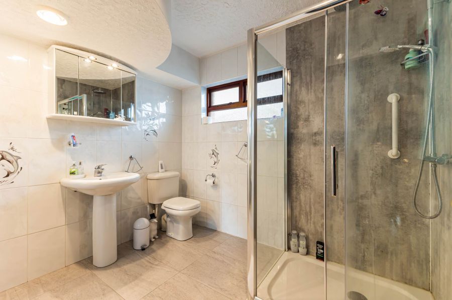 6 Whinney Hill