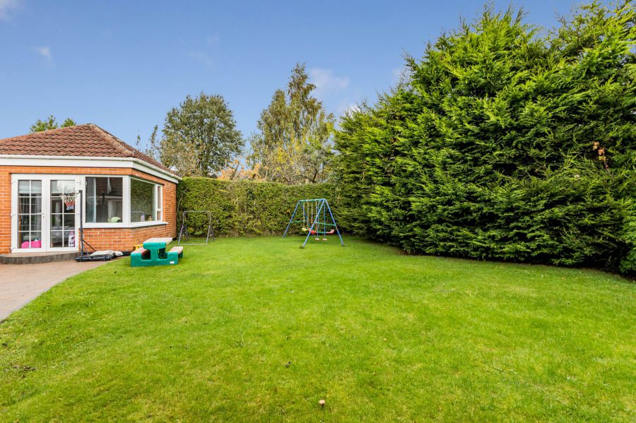 42 Killeaton Gardens