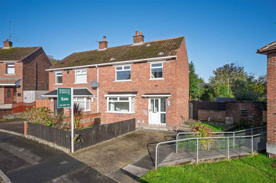 22 Lawnmount Crescent