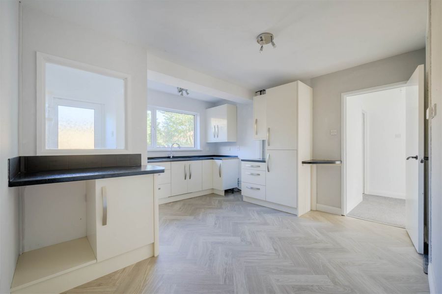 22 Lawnmount Crescent