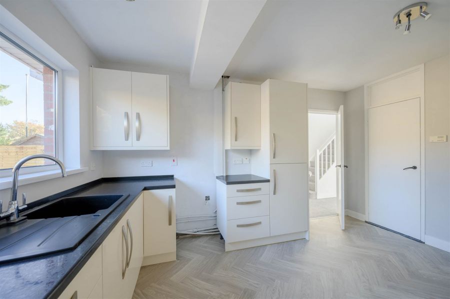 22 Lawnmount Crescent