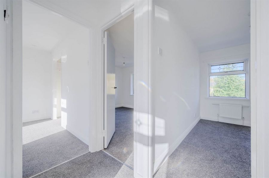 22 Lawnmount Crescent