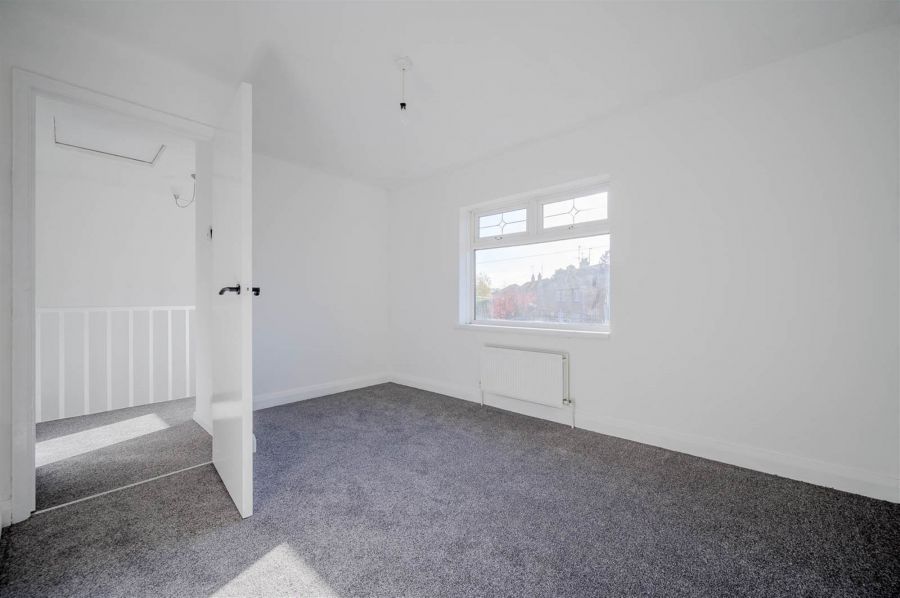 22 Lawnmount Crescent