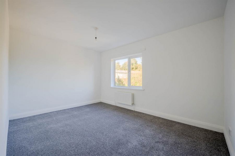 22 Lawnmount Crescent