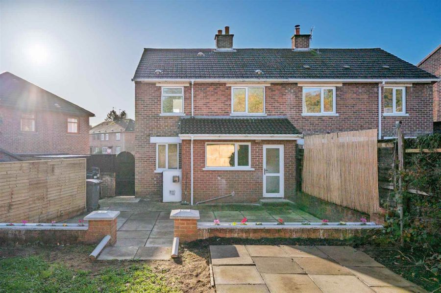 22 Lawnmount Crescent