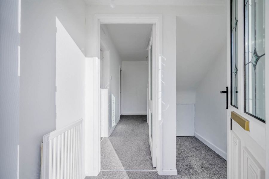 22 Lawnmount Crescent