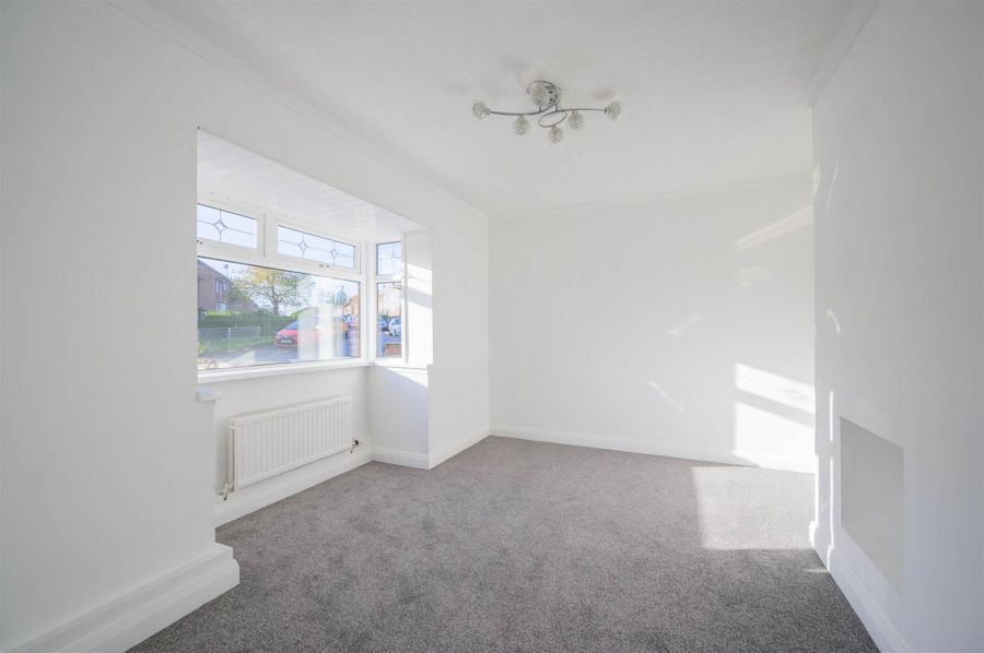 22 Lawnmount Crescent