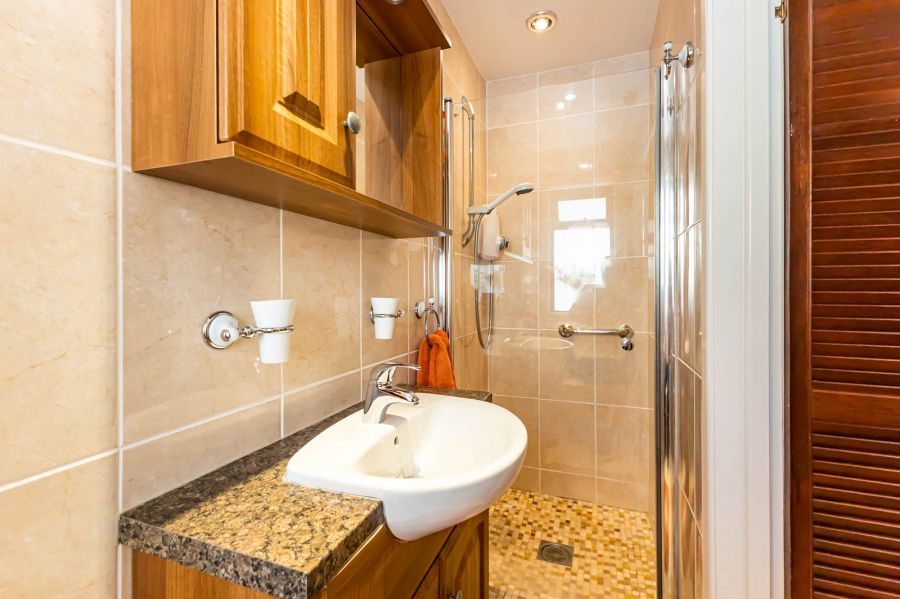 18 Whinney Hill