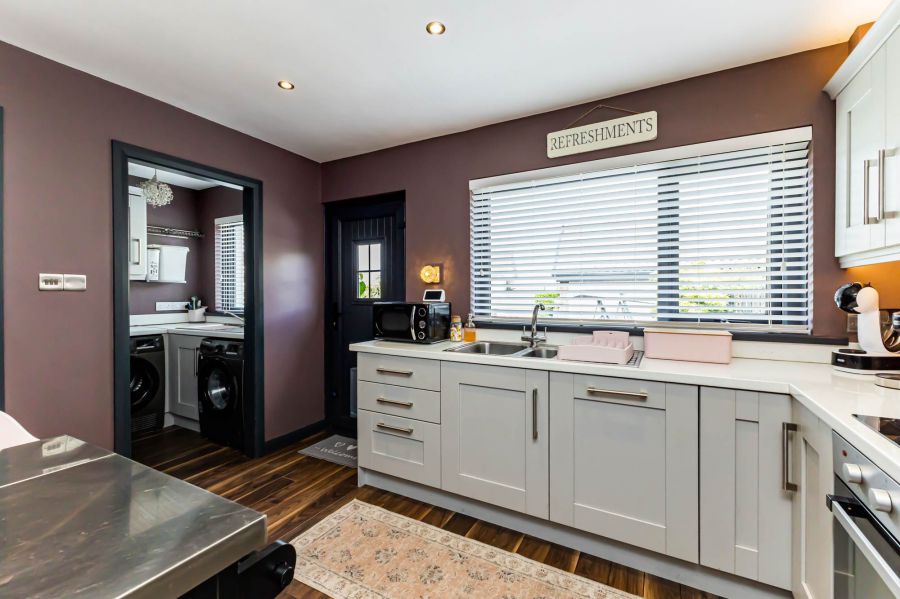 12 Eglantine Park
