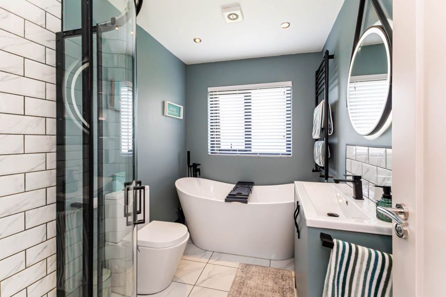 12 Eglantine Park