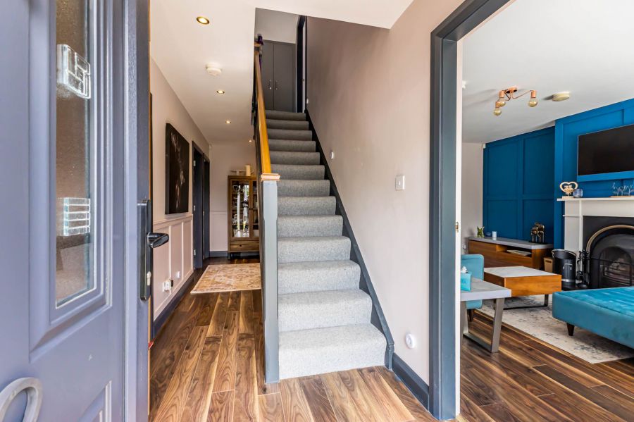12 Eglantine Park