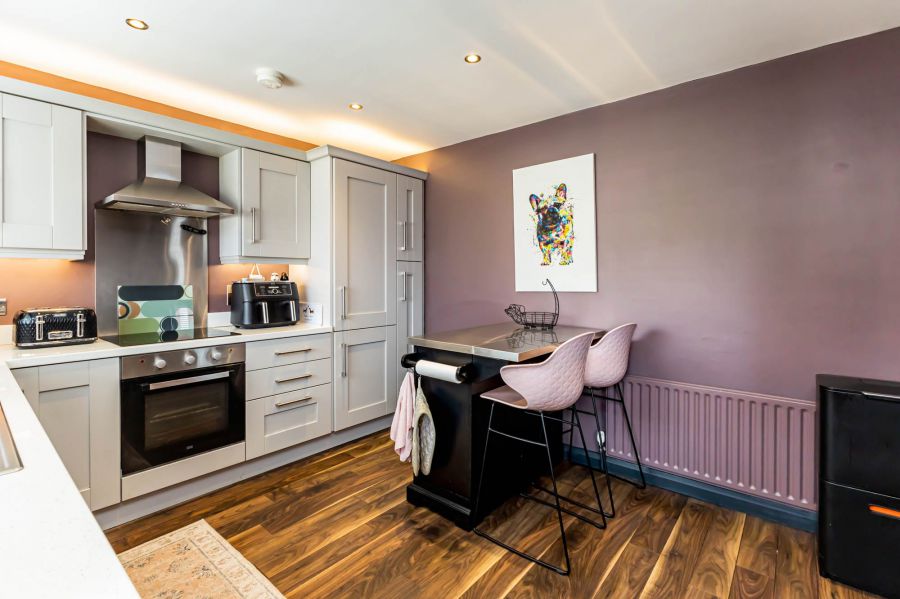 12 Eglantine Park