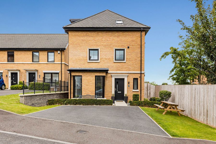 14 Ballantine Lane