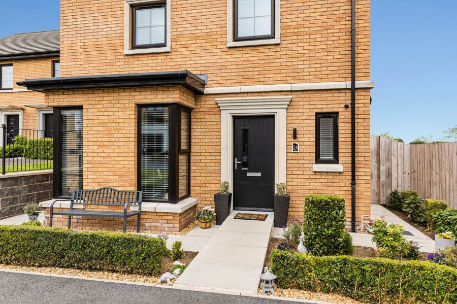 14 Ballantine Lane