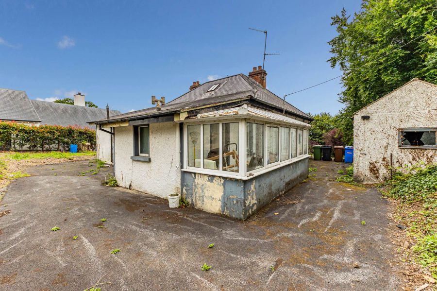 49 Dromore Road