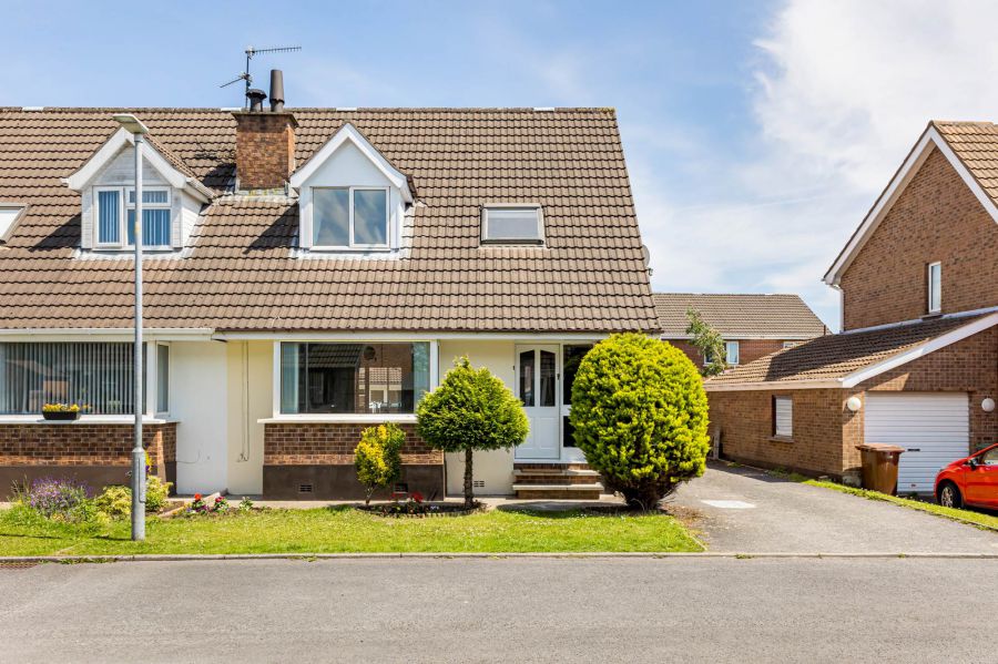 4 Moorland Park