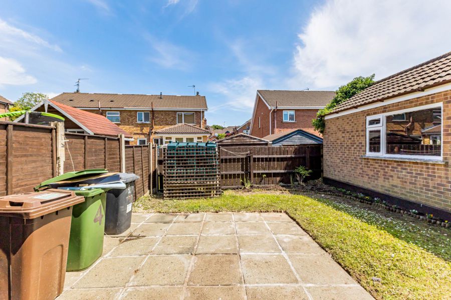 4 Moorland Park