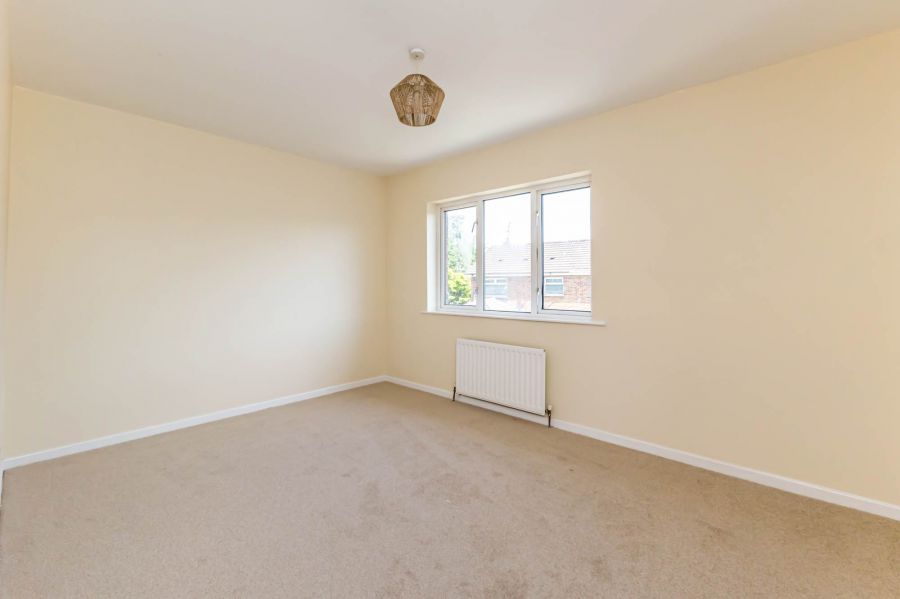 4 Moorland Park