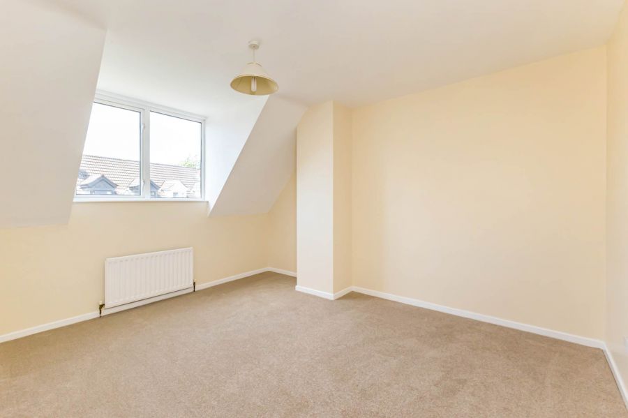 4 Moorland Park