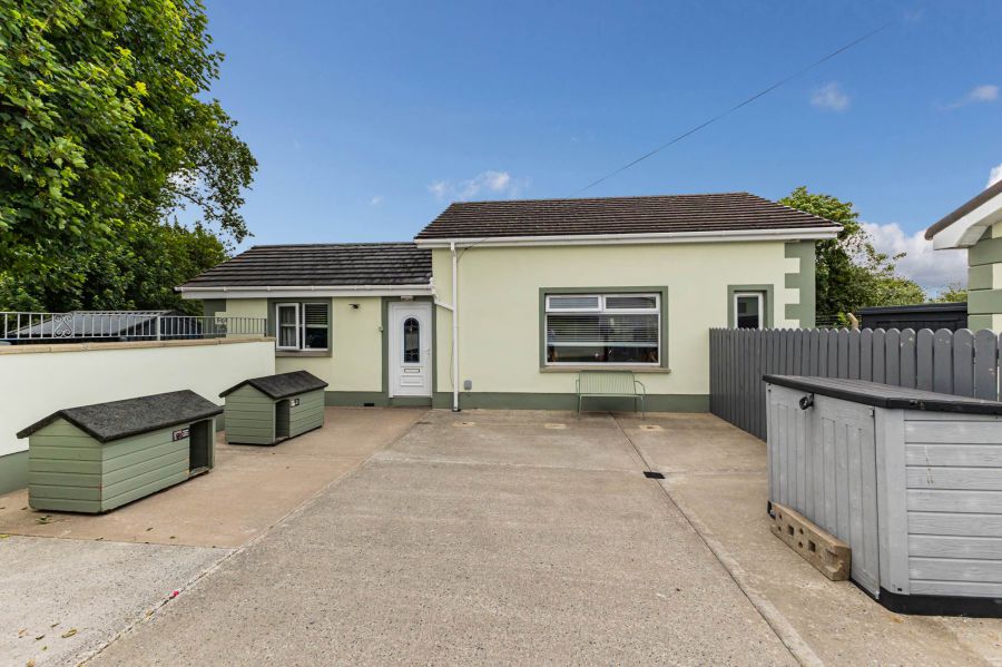 11 Camlin Gardens