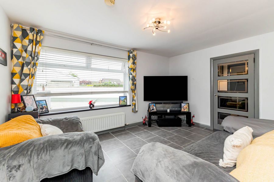 11 Camlin Gardens