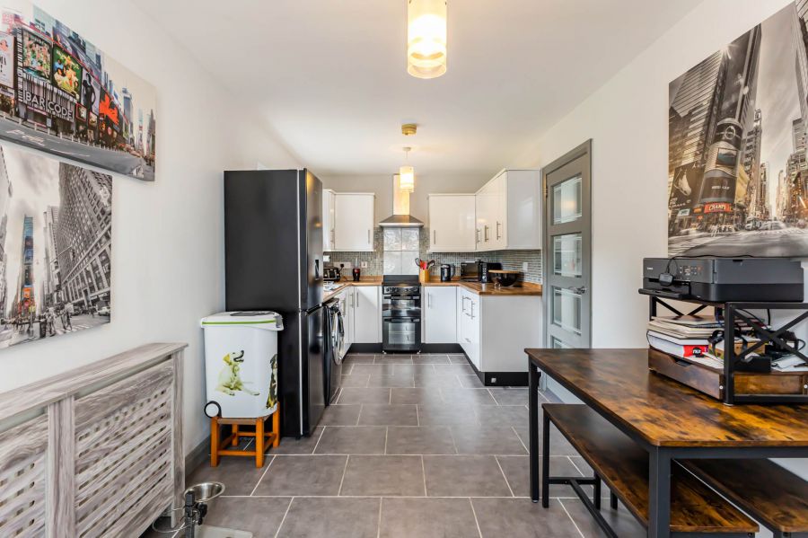 11 Camlin Gardens