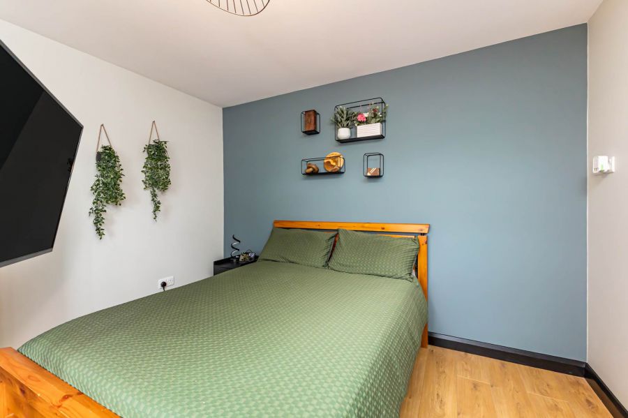 11 Camlin Gardens