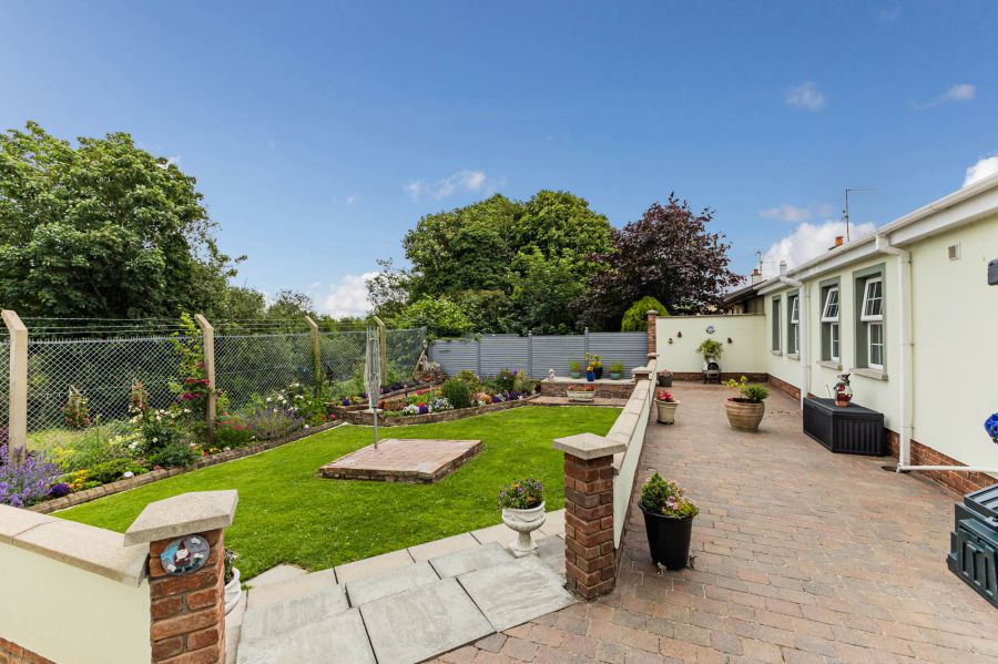 11 Camlin Gardens