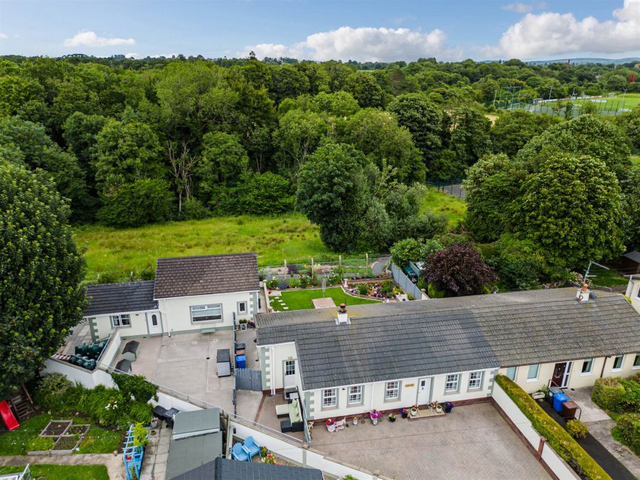 11 Camlin Gardens