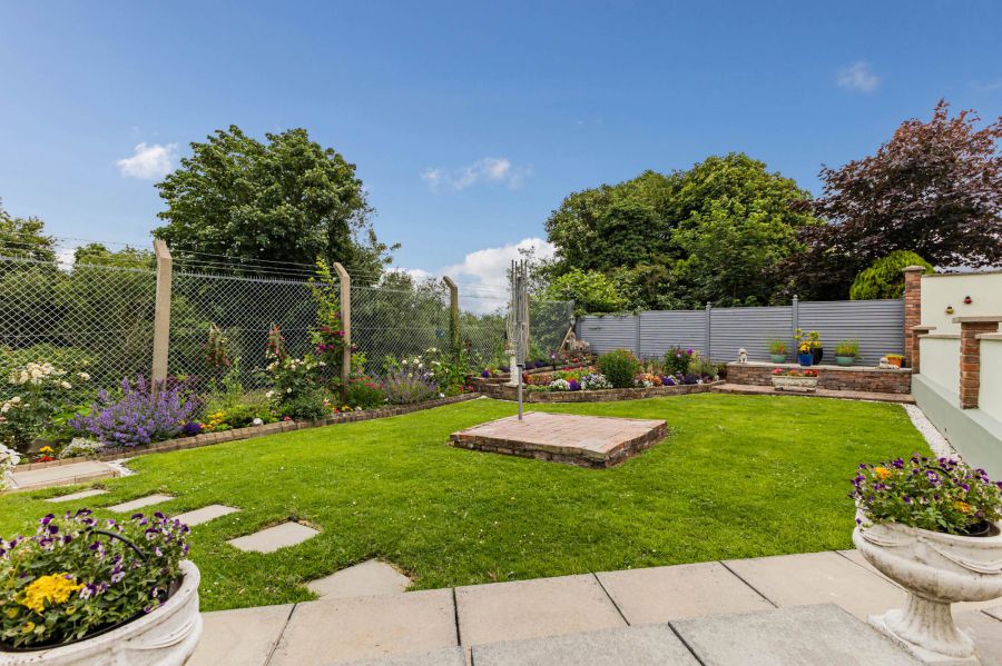 11 Camlin Gardens