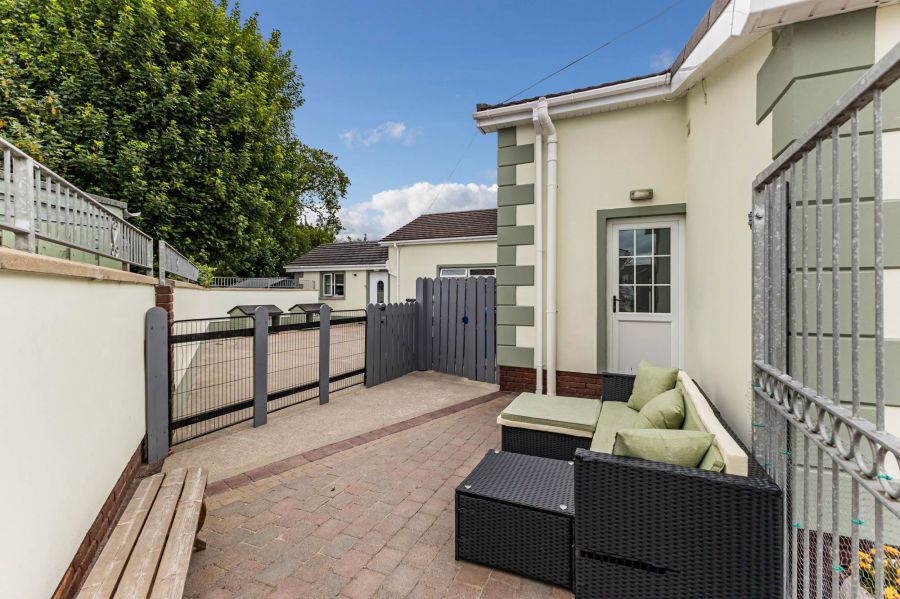 11 Camlin Gardens