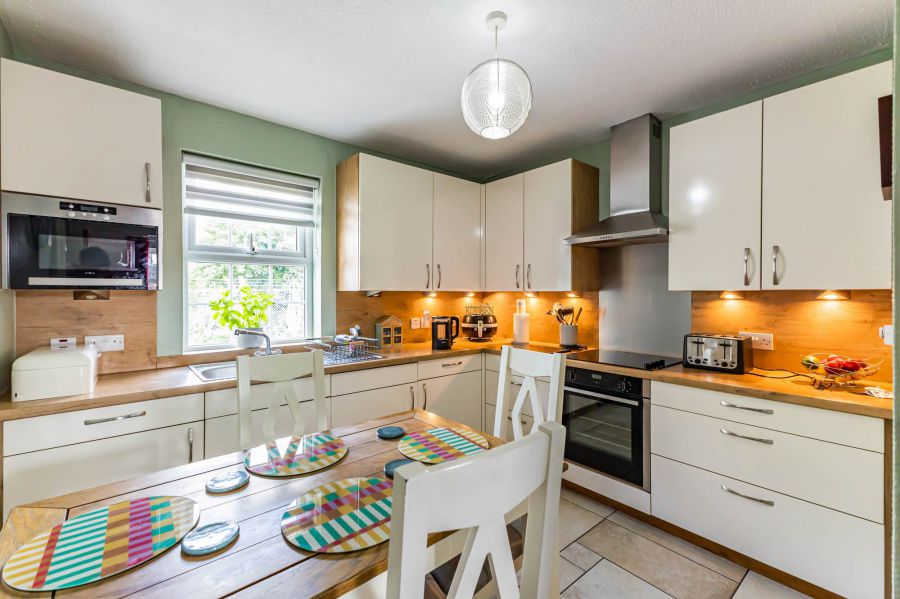 11 Camlin Gardens