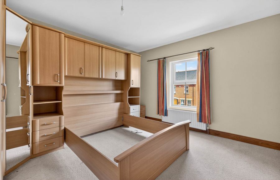 28 Clonmore Manor