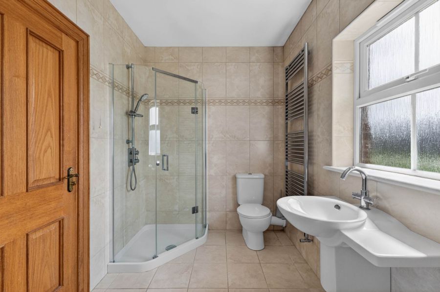 28 Clonmore Manor