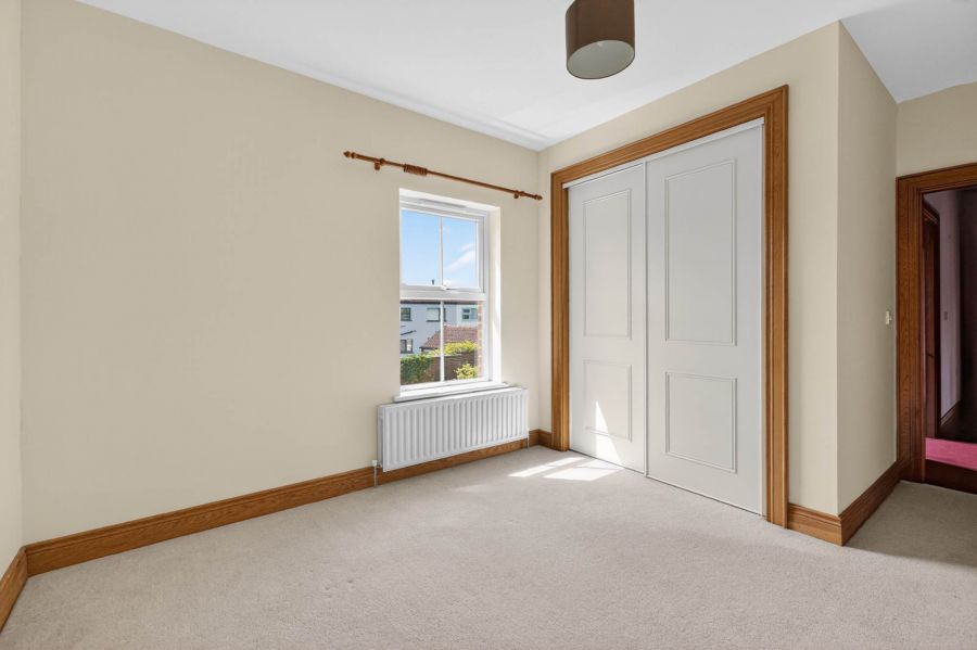 28 Clonmore Manor