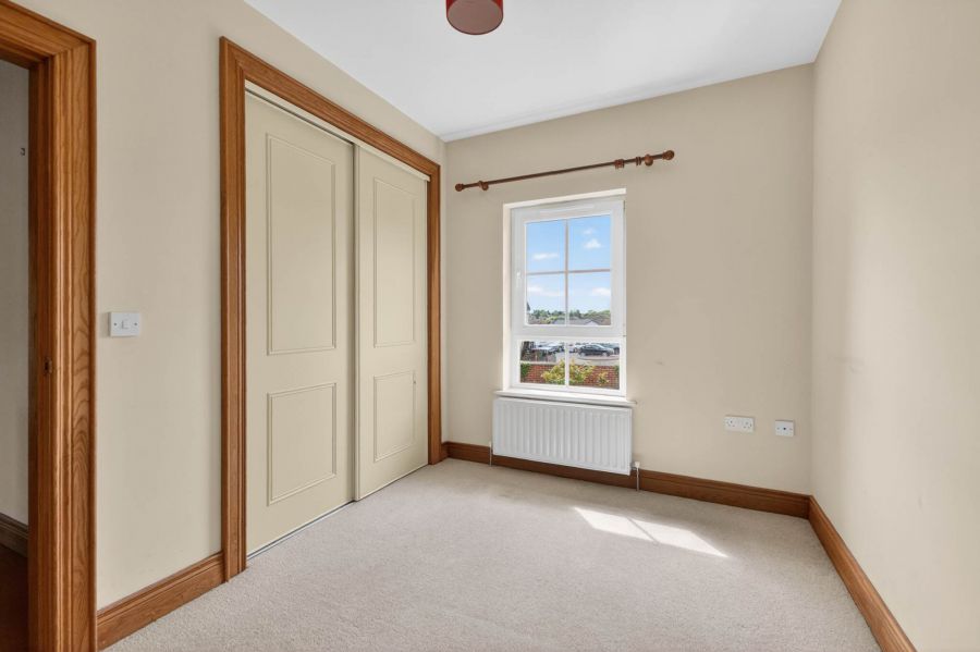 28 Clonmore Manor