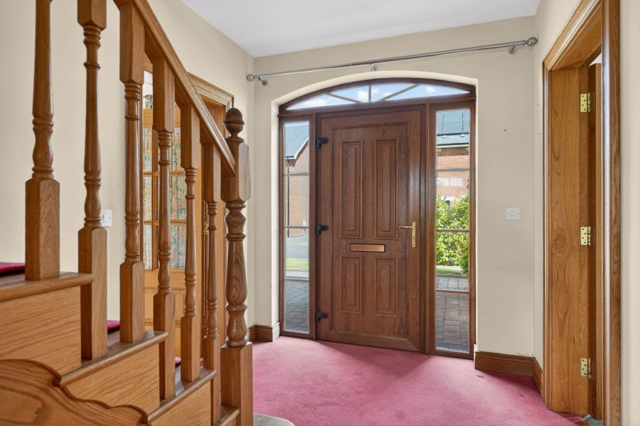 28 Clonmore Manor