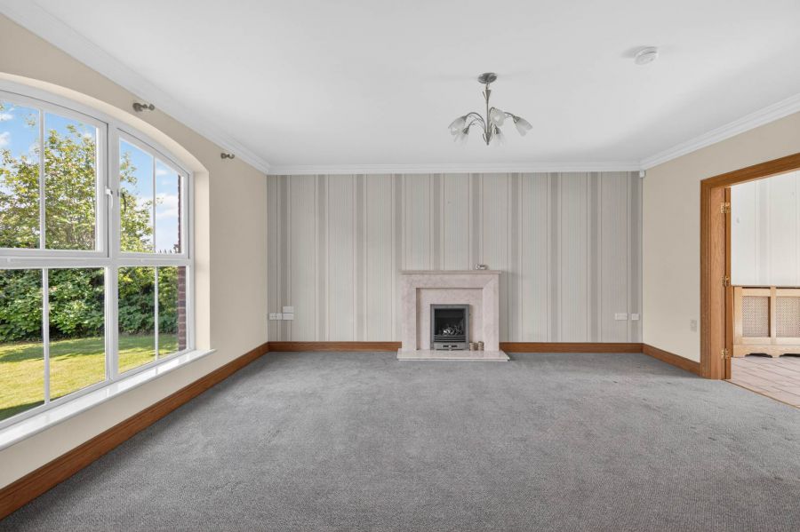28 Clonmore Manor