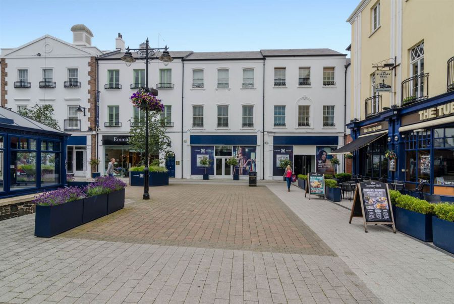 47 Lisburn Square