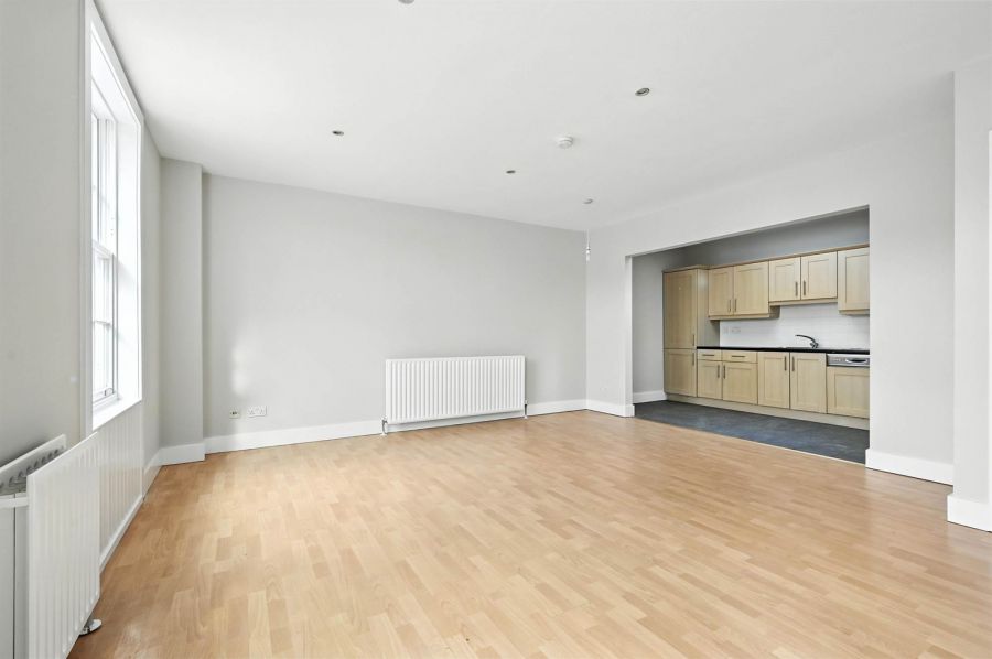 47 Lisburn Square