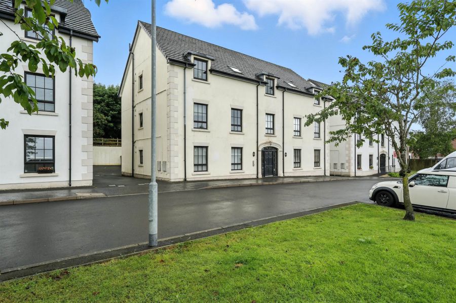 Apt 52 Sir Richard Wallace Walk