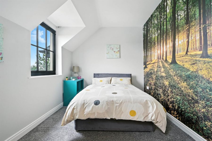 Apt 52 Sir Richard Wallace Walk