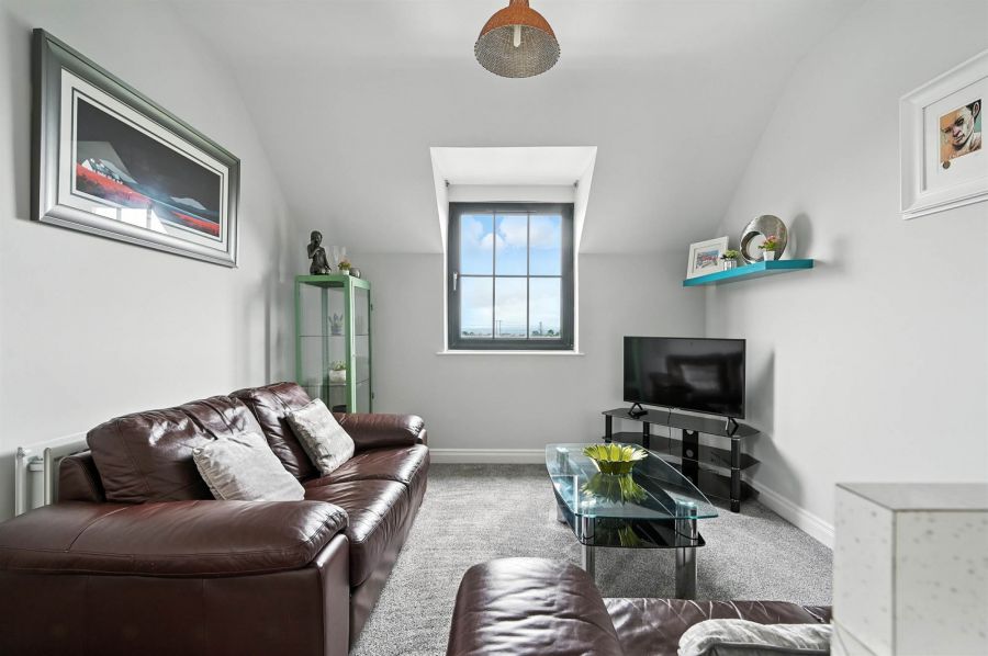 Apt 52 Sir Richard Wallace Walk