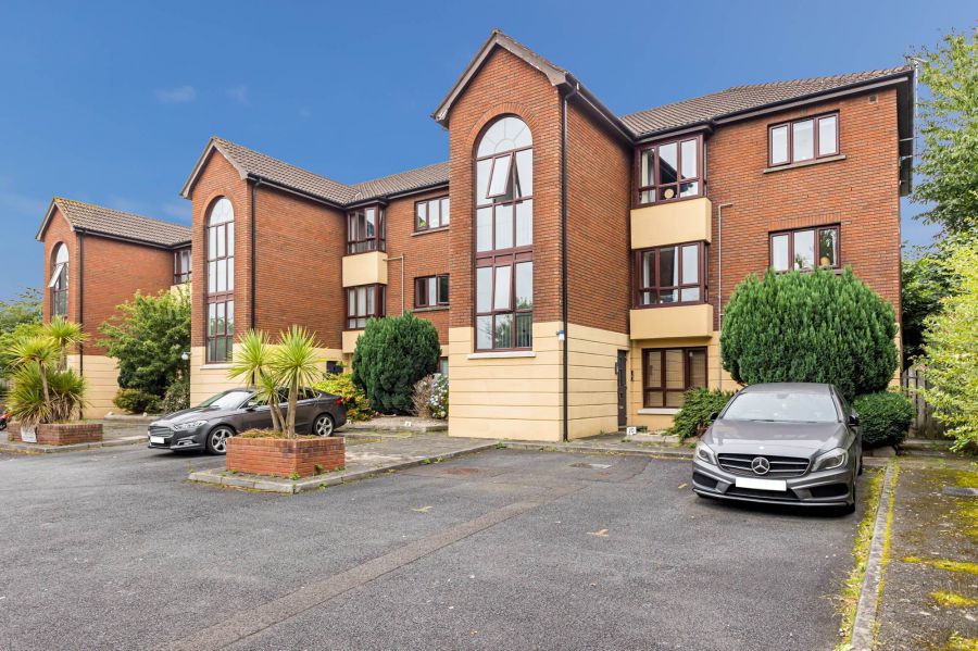 11 Waverley Court