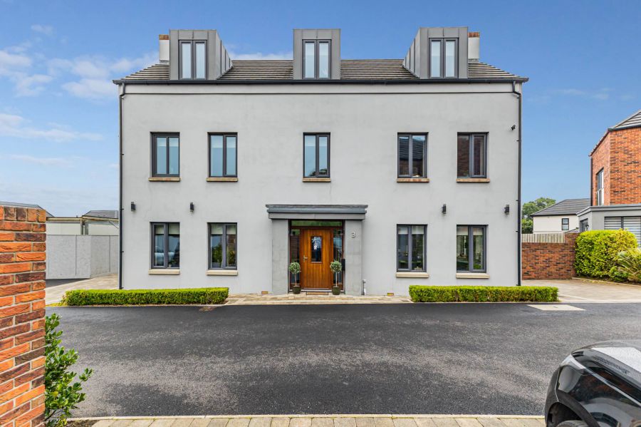 3 Charlottes Court
